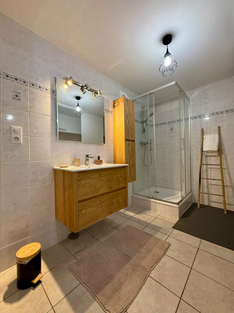 Salle de bains de La Terrasse de Compostelle au Puy-en-Velay