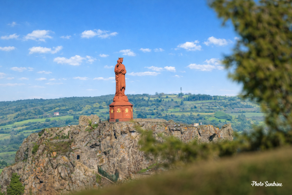 Statue Notre-Dame de France au Puy-en-Velay